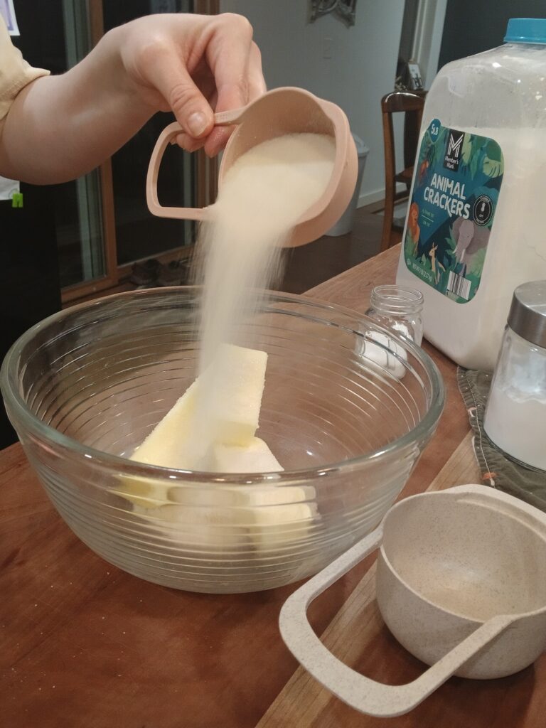 Adding sugar to dogh