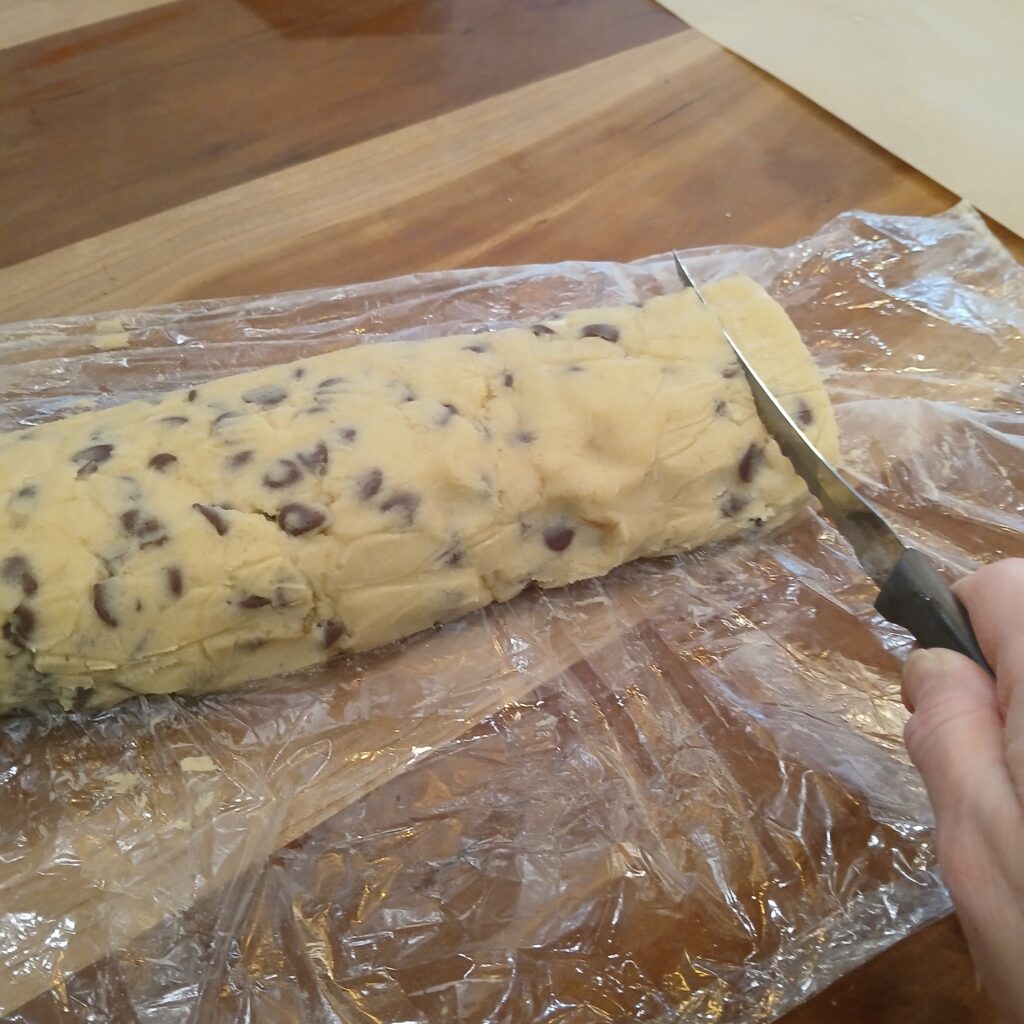 Cutting dough