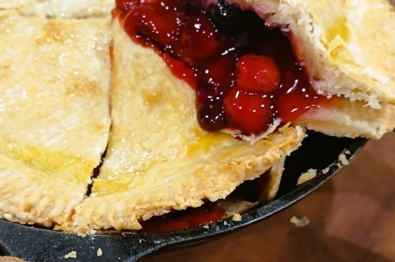 How To Make This Easy Cast Iron Cherry Pie
